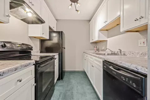 1 Russell St #11, Middletown, CT 06457