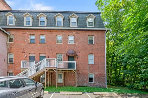 1 Russell St #11, Middletown, CT 06457
