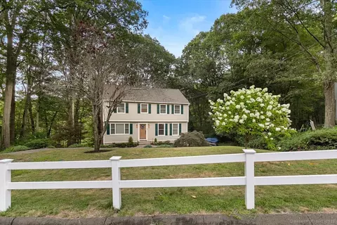 201 Bear Path Rd, Hamden, CT 06514