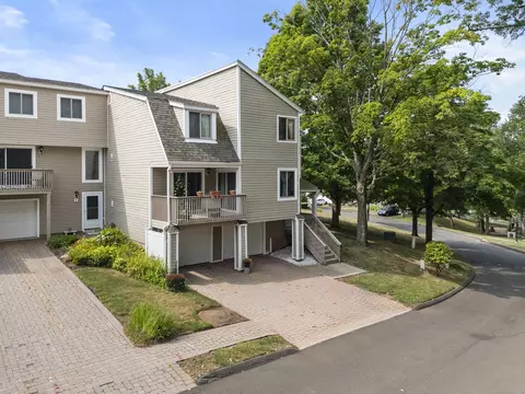 7 Peddlars Dr #7, Branford, CT 06405
