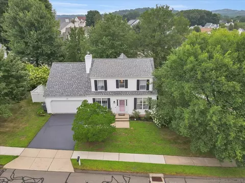 20 Benjamin Ln, Middletown, CT 06457