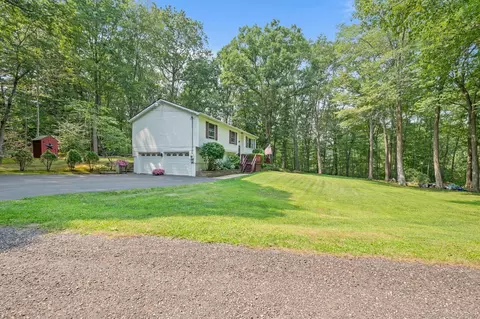 209 Old Colchester Rd, Salem, CT 06420