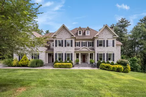 6 Wellesley Ct, Avon, CT 06001