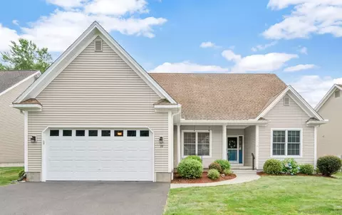 39 Tanglewood Dr #39, Somers, CT 06071