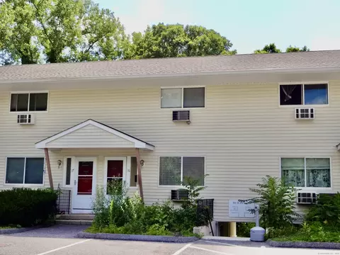 16 Harry Brook Vlg #16, New Milford, CT 06776
