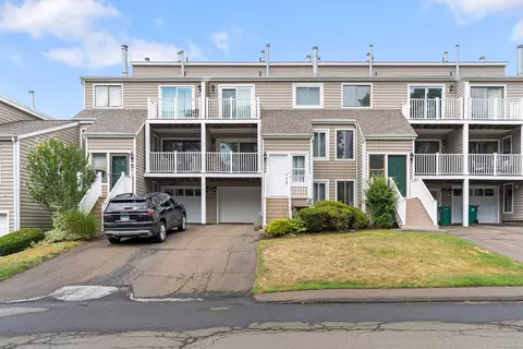 131 Peddlars Dr #131, Branford, CT 06405