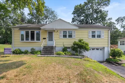 18 Kaye Rd, West Haven, CT 06516