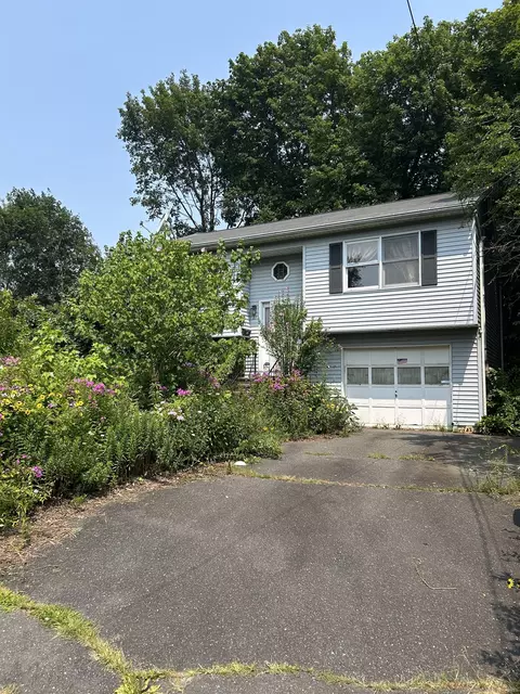 71 York St, Waterbury, CT 06704