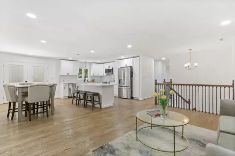 29 Lancaster Pl, Stamford, CT 06905