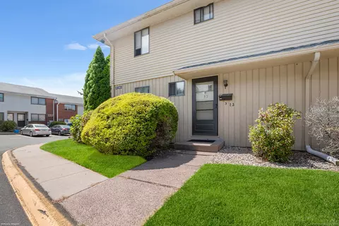 205 Homestead St #B3, Manchester, CT 06042