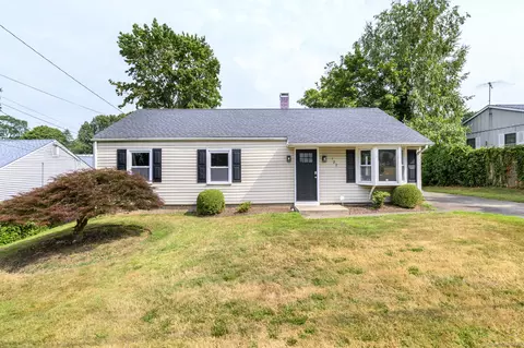 122 Indian Field Rd, Bridgeport, CT 06606