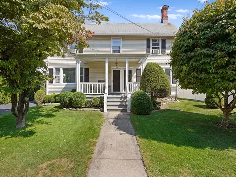 118 East Ave, New Canaan, CT 06840
