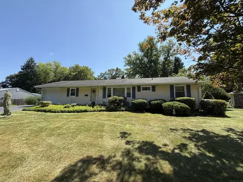 125 Curve Hill Rd, Cheshire, CT 06410