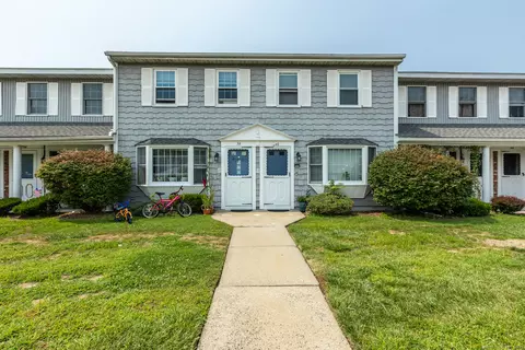 40 Joiners Rd #40, Rocky Hill, CT 06067