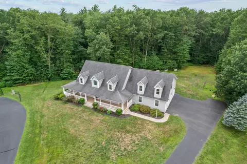 35 Jubrey Dr, Windsor, CT 06095
