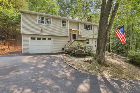 74 Whalehead Rd, Gales Ferry, CT 06335