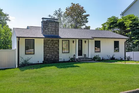 26 Twilight Ln, Brookfield, CT 06804