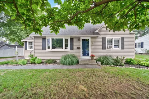 23 Cora St, Enfield, CT 06082