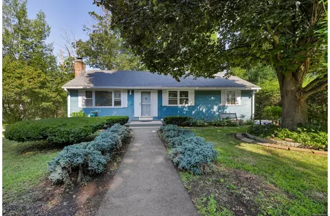 226 E Wakefield Blvd, Winchester, CT 06098