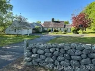 23 Edgerton St, East Hampton, CT 06424