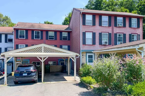156 Rising Trail Dr #156, Middletown, CT 06457
