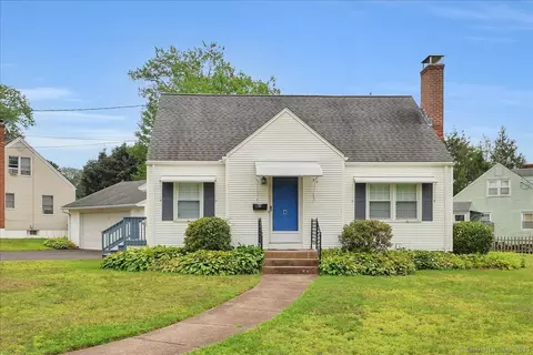 4 Flint Dr, Manchester, CT 06040