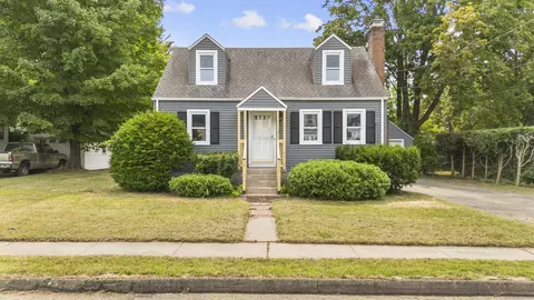 30 Lucian St, Manchester, CT 06040