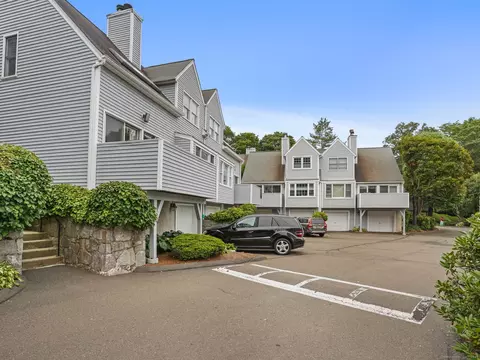 36 Wilton Crst #36, Wilton, CT 06897