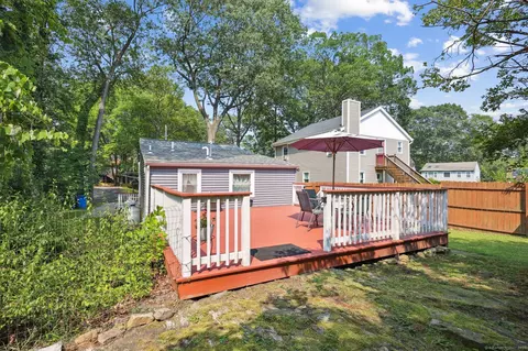 8 Piegan Trl, Shelton, CT 06484