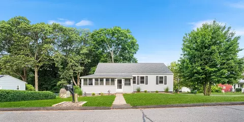 81 Lakeview St, Meriden, CT 06451
