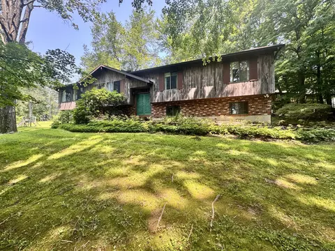 54 E Lake Rd, Danbury, CT 06811