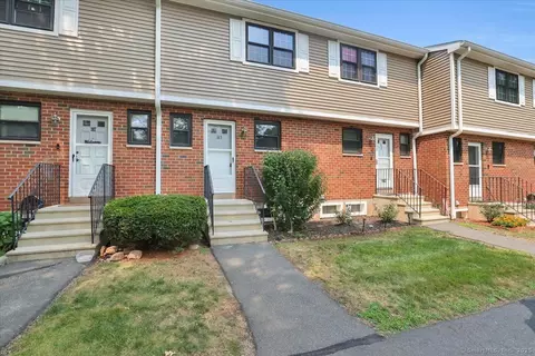 185 Hampton Ct #185, Newington, CT 06111