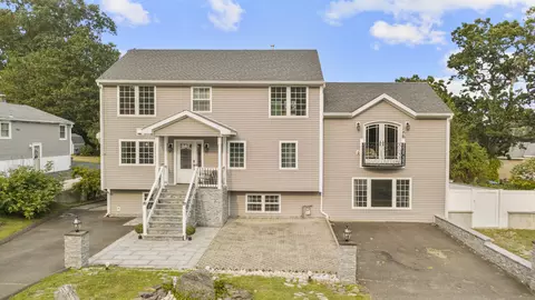547 Laurel St, East Haven, CT 06512