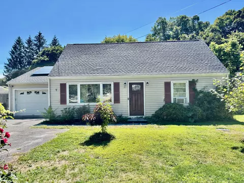21 Oven Rock Rd, Bethel, CT 06801