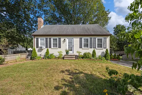 213 Baldwin Ave, Meriden, CT 06450