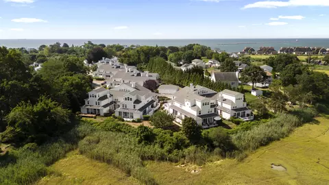 175 S End Rd #E31, East Haven, CT 06512