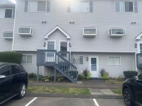 360 W Spring St #D8, West Haven, CT 06516