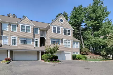 972 S Pine Creek Rd #972, Fairfield, CT 06824