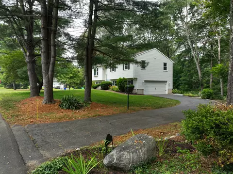 16 Springbrook Ln, Simsbury, CT 06070
