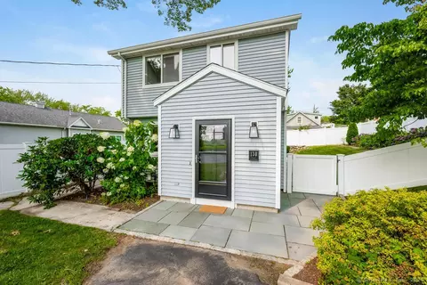 130 Massachusetts Ave, Fairfield, CT 06824