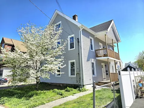 11 Dwight Ct, New Britain, CT 06051
