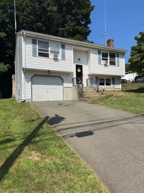 34 Mckenzie Ave, Meriden, CT 06451