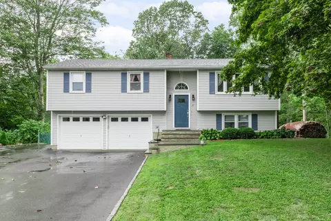 27 Woodcrest Dr, Prospect, CT 06712