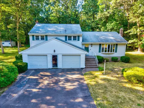 83 Blue Ridge Dr, Vernon, CT 06066
