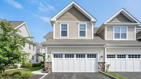 81 Great Hill Dr #81, Bethel, CT 06801