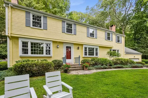 9 Saddle Ridge Dr, Simsbury, CT 06092
