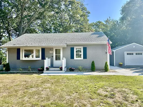 16 Seagull Rd, Old Saybrook, CT 06475