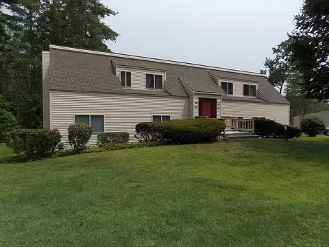 28 Carriage Dr #28, Simsbury, CT 06070