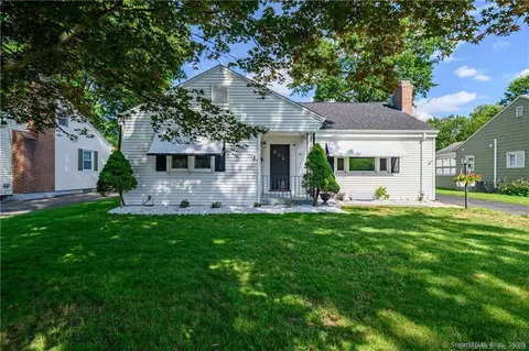 24 Sherwood Rd, West Hartford, CT 06117