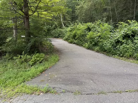 Sally Burr Road, Litchfield, CT 06759